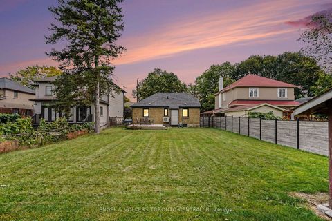 Photo 25 at 28 Inverleigh Drive, Queensway, Toronto