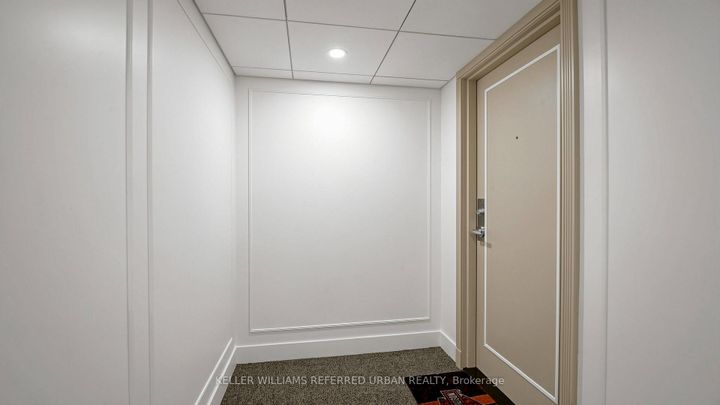 Photo 4 at 5 - 1 Watergarden Way, Bayview Village, Toronto