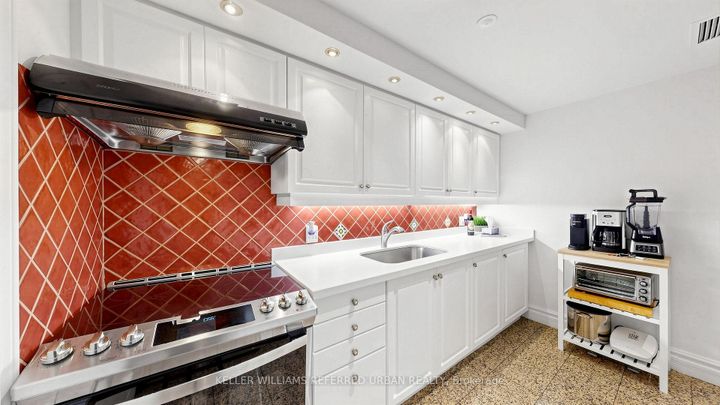 Photo 8 at 5 - 1 Watergarden Way, Bayview Village, Toronto