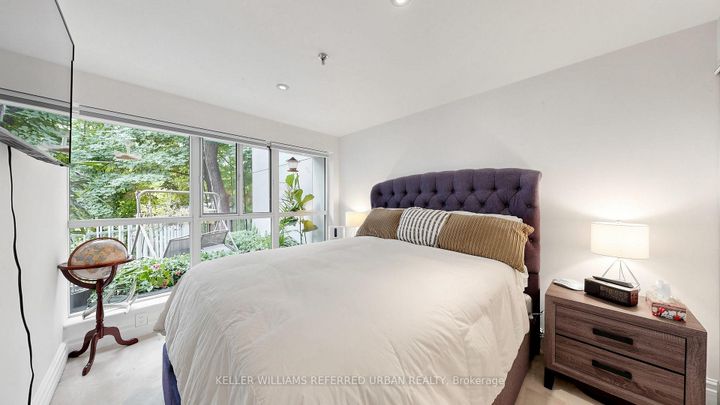 Photo 10 at 5 - 1 Watergarden Way, Bayview Village, Toronto
