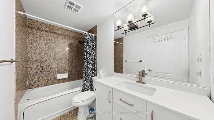 Photo 12 at 5 - 1 Watergarden Way, Bayview Village, Toronto