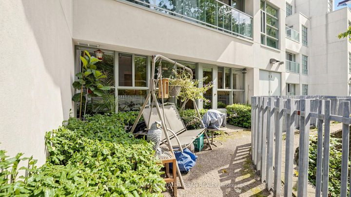 Photo 14 at 5 - 1 Watergarden Way, Bayview Village, Toronto