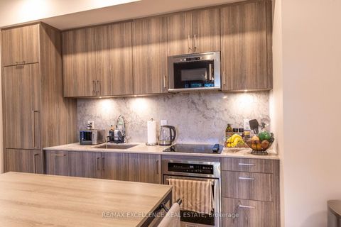 Photo 9 at 330 - 280 Howland Avenue, Annex, Toronto