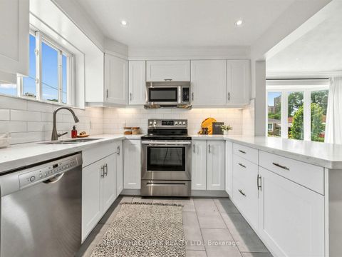Photo 15 at 16 Avis Crescent, Parkview, Toronto