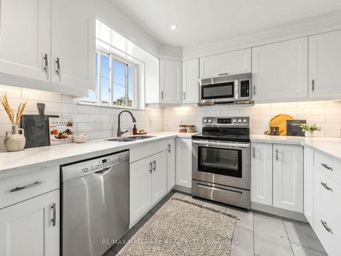 Photo 16 at 16 Avis Crescent, Parkview, Toronto