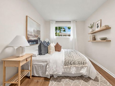 Photo 21 at 16 Avis Crescent, Parkview, Toronto
