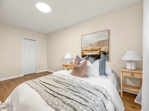 Photo 23 at 16 Avis Crescent, Parkview, Toronto