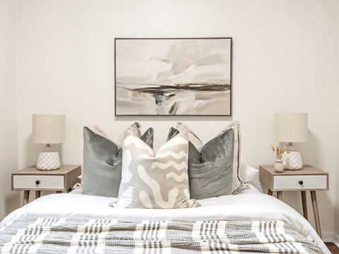 Photo 26 at 16 Avis Crescent, Parkview, Toronto