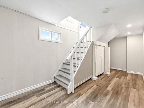 Photo 30 at 16 Avis Crescent, Parkview, Toronto