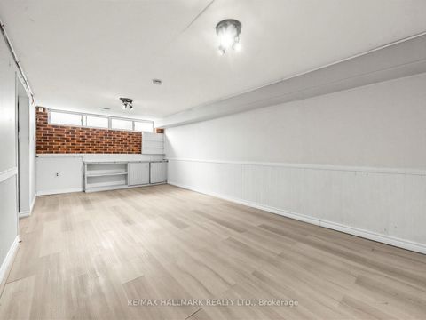 Photo 35 at 16 Avis Crescent, Parkview, Toronto