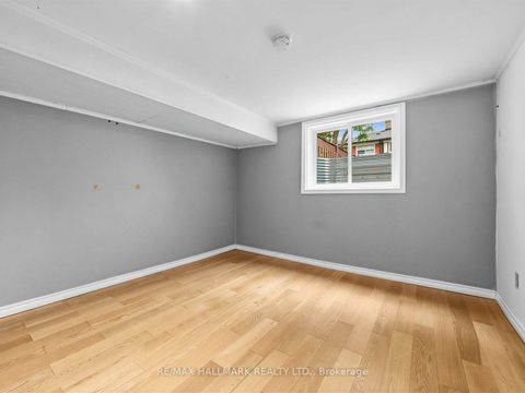 Photo 38 at 16 Avis Crescent, Parkview, Toronto