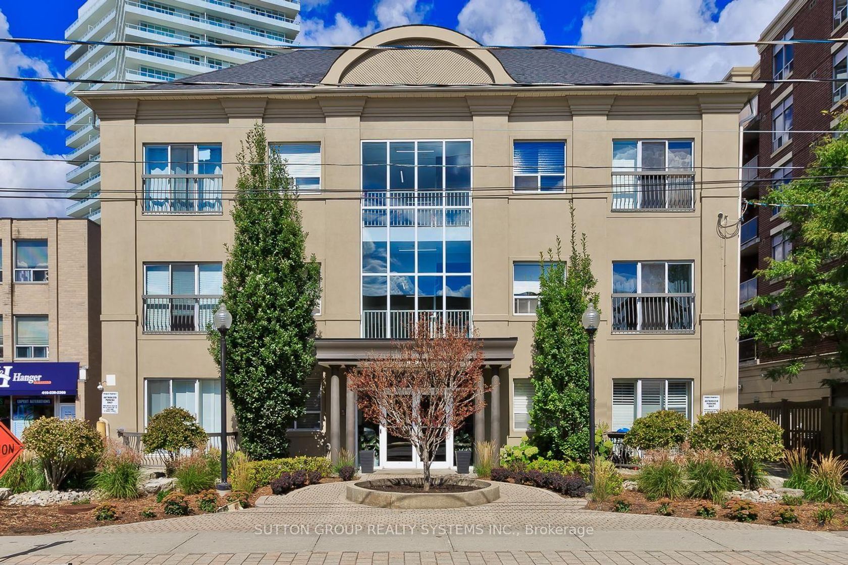 311 - 4198 Dundas Street W, Humber Valley, Toronto 