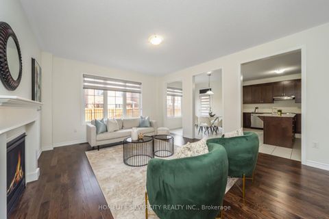 Photo 6 at 67 Ten Pines Road, Kleinburg, Vaughan
