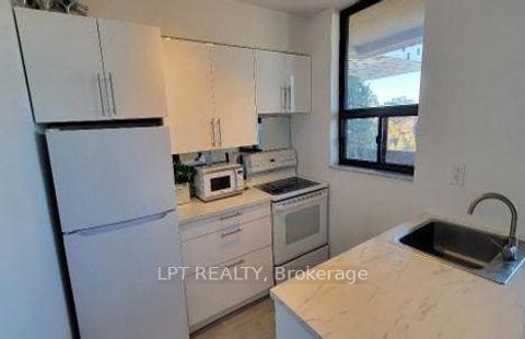 Photo 3 at 701 - 105 Mccaul Street, Chinatown, Toronto