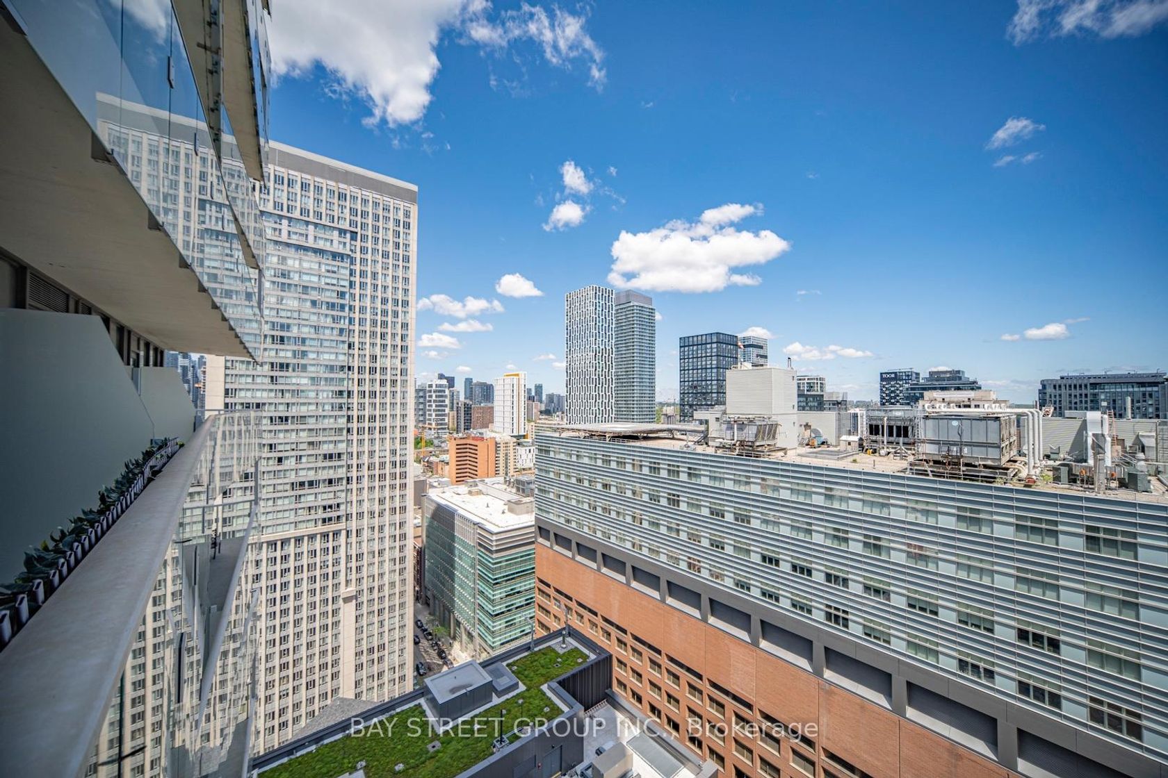2204 - 197 Yonge Street, Yonge Corridor, Toronto 
