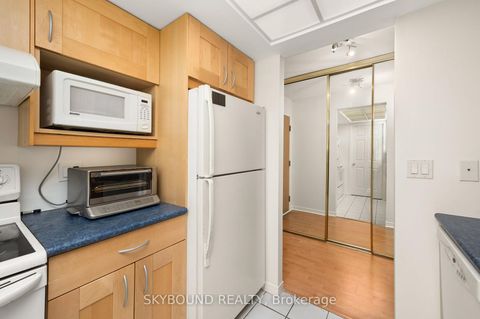 Photo 5 at 2706 - 5 Concorde Place, Don Mills, Toronto