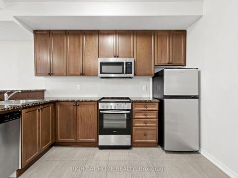 Photo 16 at 108 - 17 Coneflower Crescent, Branson, Toronto
