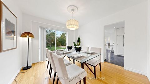 Photo 5 at 4 Ashstead Place, Don Valley Village, Toronto