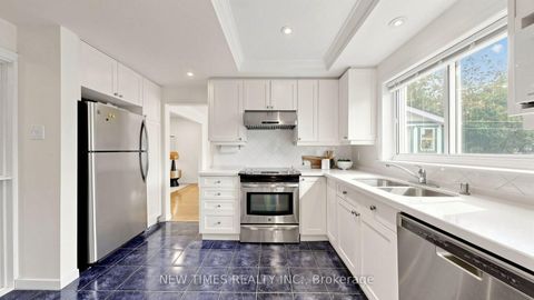Photo 13 at 4 Ashstead Place, Don Valley Village, Toronto