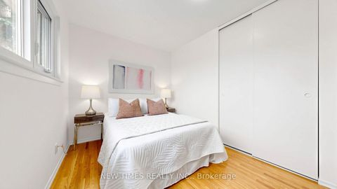 Photo 27 at 4 Ashstead Place, Don Valley Village, Toronto