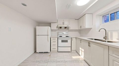Photo 36 at 4 Ashstead Place, Don Valley Village, Toronto