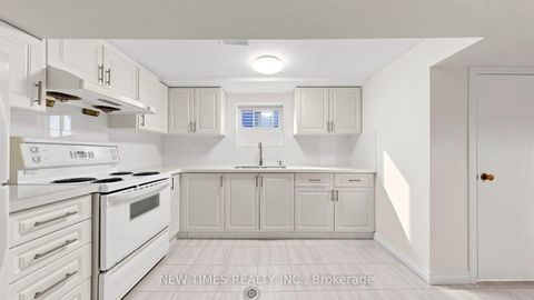 Photo 37 at 4 Ashstead Place, Don Valley Village, Toronto