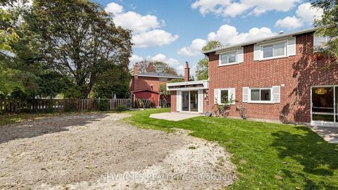 Photo 41 at 4 Ashstead Place, Don Valley Village, Toronto