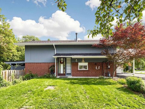 Photo 4 at 17 Amboy Road, Morningside, Toronto