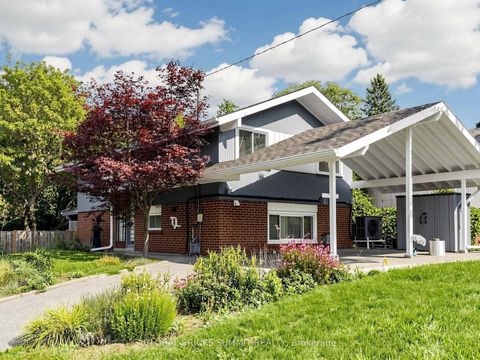 Photo 5 at 17 Amboy Road, Morningside, Toronto