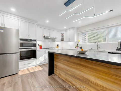 Photo 10 at 17 Amboy Road, Morningside, Toronto