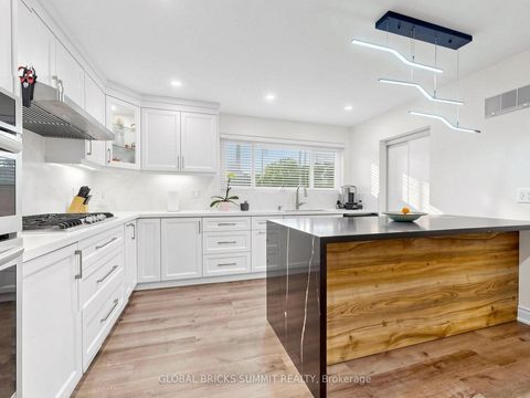 Photo 11 at 17 Amboy Road, Morningside, Toronto