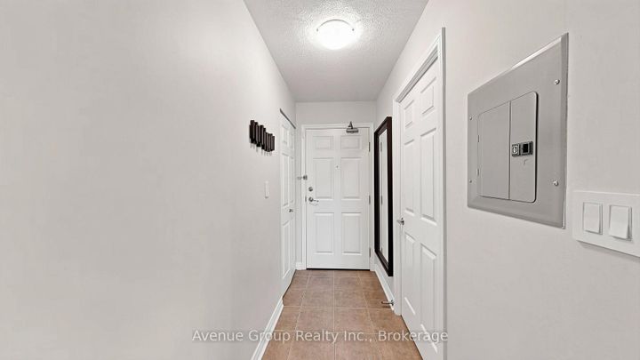 Photo 3 at 513 - 19 Barberry Place, Bayview Village, Toronto