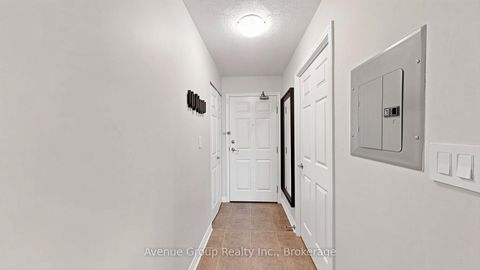 Photo 3 at 513 - 19 Barberry Place, Bayview Village, Toronto