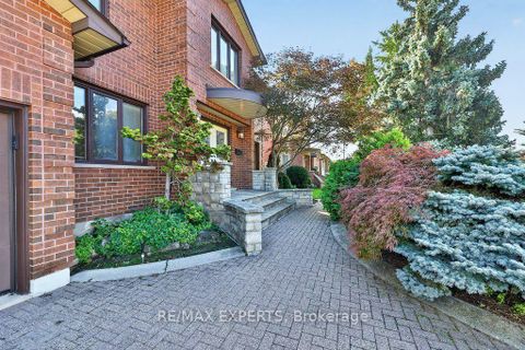 Photo 1 at 96 Benjamin Drive, East Woodbridge, Vaughan