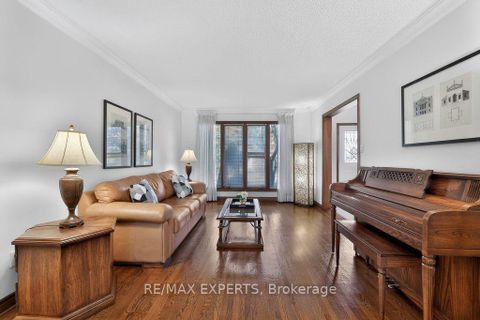 Photo 7 at 96 Benjamin Drive, East Woodbridge, Vaughan