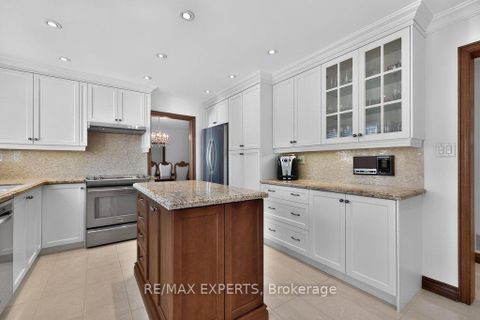 Photo 10 at 96 Benjamin Drive, East Woodbridge, Vaughan