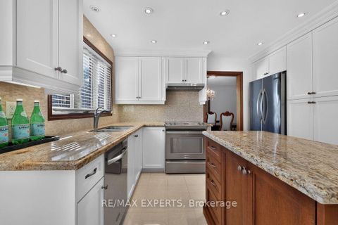 Photo 11 at 96 Benjamin Drive, East Woodbridge, Vaughan