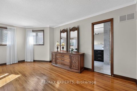 Photo 17 at 96 Benjamin Drive, East Woodbridge, Vaughan
