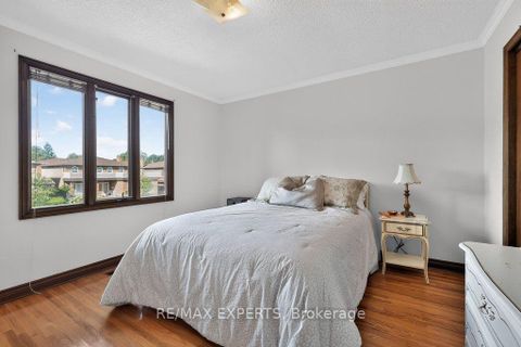 Photo 24 at 96 Benjamin Drive, East Woodbridge, Vaughan
