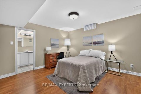 Photo 26 at 96 Benjamin Drive, East Woodbridge, Vaughan