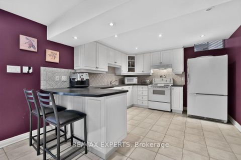 Photo 28 at 96 Benjamin Drive, East Woodbridge, Vaughan