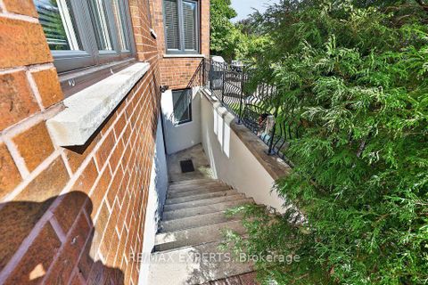 Photo 32 at 96 Benjamin Drive, East Woodbridge, Vaughan