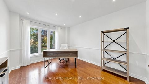 Photo 9 at 22 Ardwold Gate, Bayview Hill, Richmond Hill