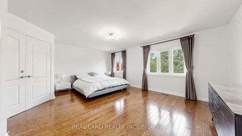 Photo 21 at 22 Ardwold Gate, Bayview Hill, Richmond Hill