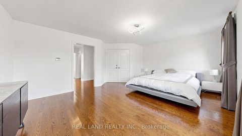 Photo 22 at 22 Ardwold Gate, Bayview Hill, Richmond Hill