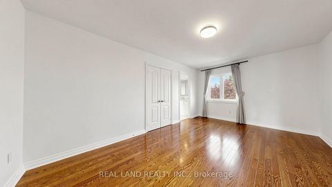 Photo 27 at 22 Ardwold Gate, Bayview Hill, Richmond Hill