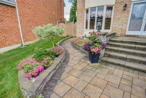 Photo 2 at 23 Parsborough Court, Rouge E11, Toronto