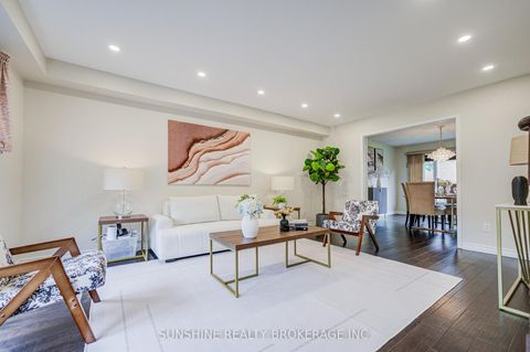 Photo 4 at 23 Parsborough Court, Rouge E11, Toronto