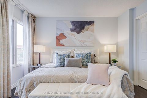 Photo 21 at 23 Parsborough Court, Rouge E11, Toronto