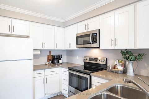 Photo 4 at 36 Red Oak Drive, Holly, Barrie